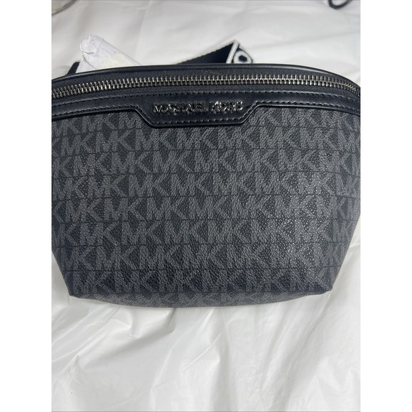 Michael Kors Cooper Mini Logo Belt Bag Black - Picture 8 of 13